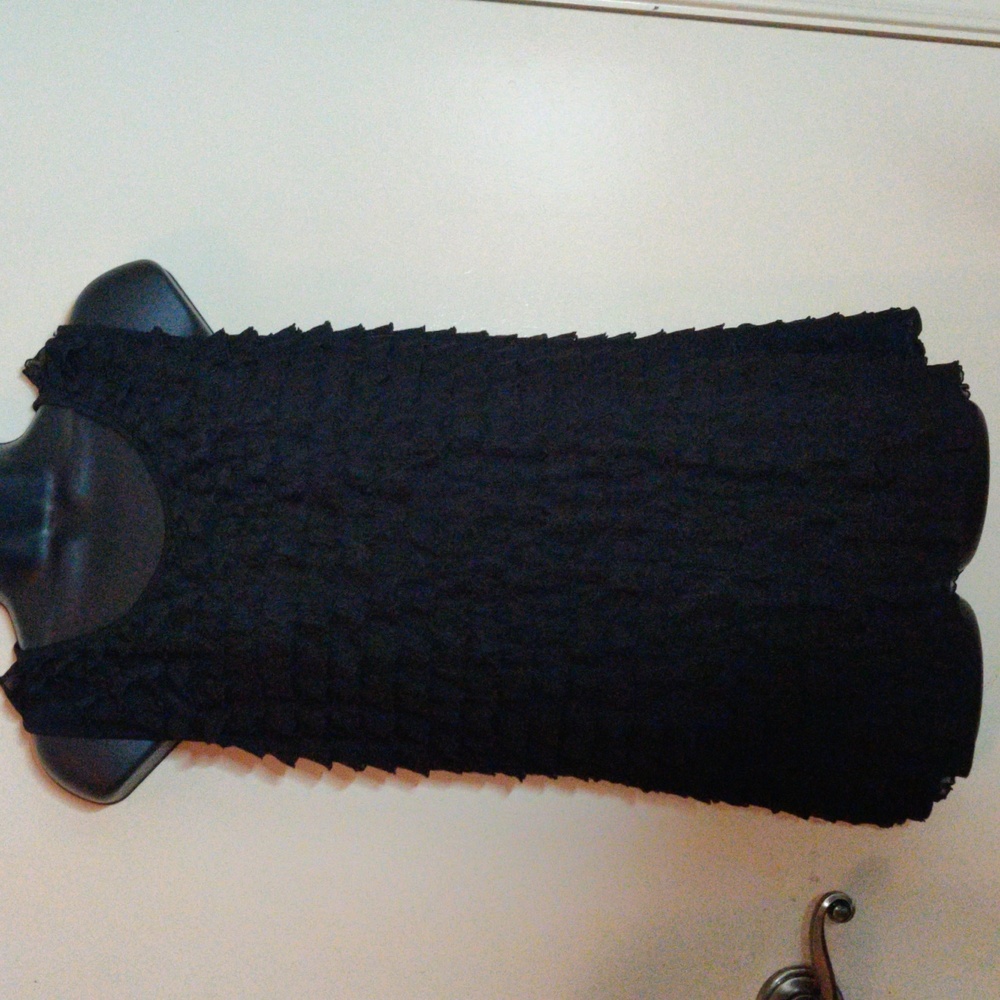 Janeric Size M Sleeveless Layered Black Blouse/Shell